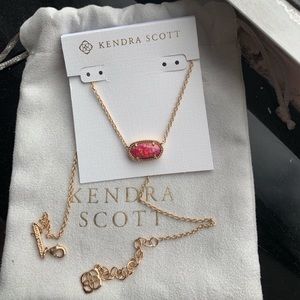 Kendra Scott necklace